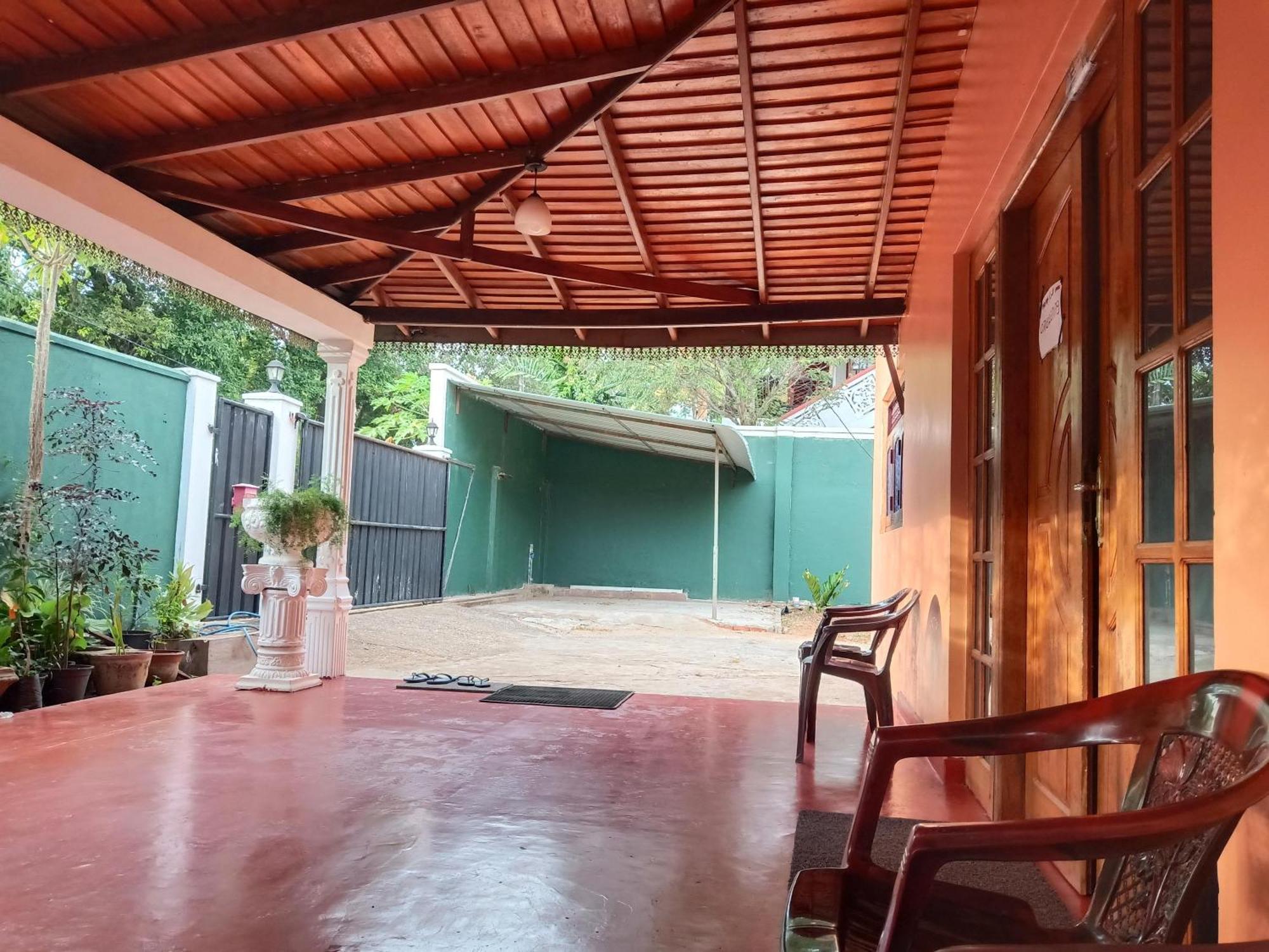Feel Like Home Anuradhapura Exterior foto